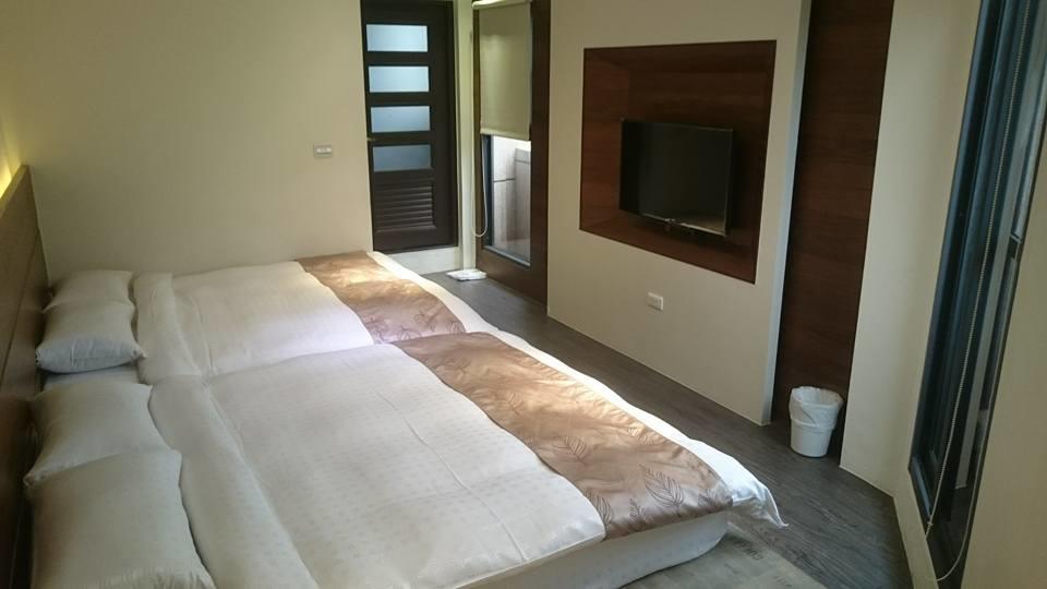 Happy Hostel Лукан Екстер'єр фото